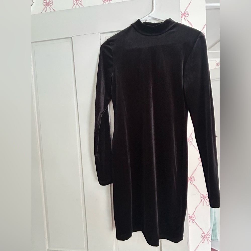 H&M Black Long Sleeve Velvet Dress